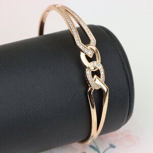 "Elegant Rose Gold Bangle with Linked Design & Sparkling Detailing, XPBL1136